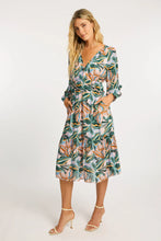 Load image into Gallery viewer, Quinn