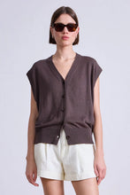 Load image into Gallery viewer, Fine Weight Cropped Vest
