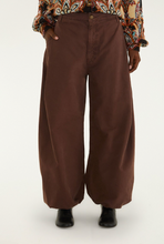 Load image into Gallery viewer, Balloon Twill Pant
