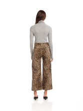 Load image into Gallery viewer, Rylee Cropped Pant
